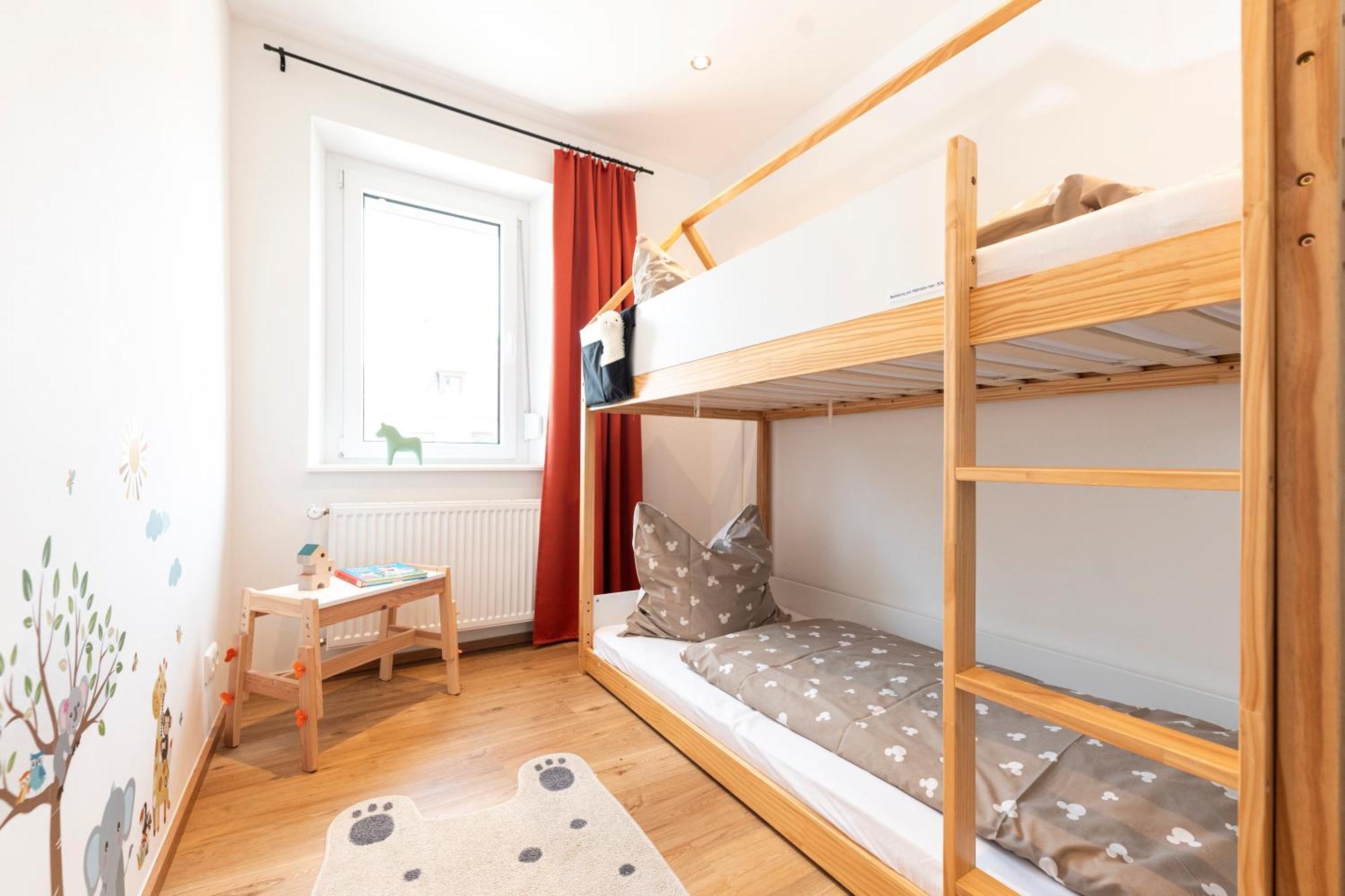 Bunter Hund Apartments - Zentrales Apartment, Parkplatz, Wintergarten, Kinderzimmer Rothenburg ob der Tauber Exterior foto
